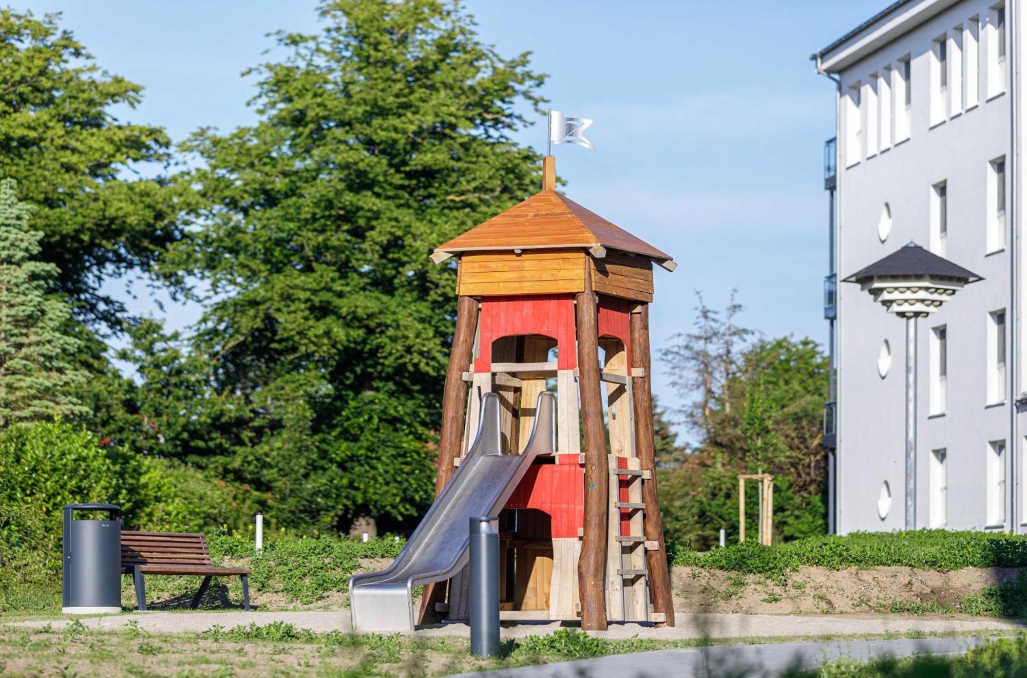 Seeschwalbe In Der Alten Seefahrtschule Wustrow  Kültér fotó
